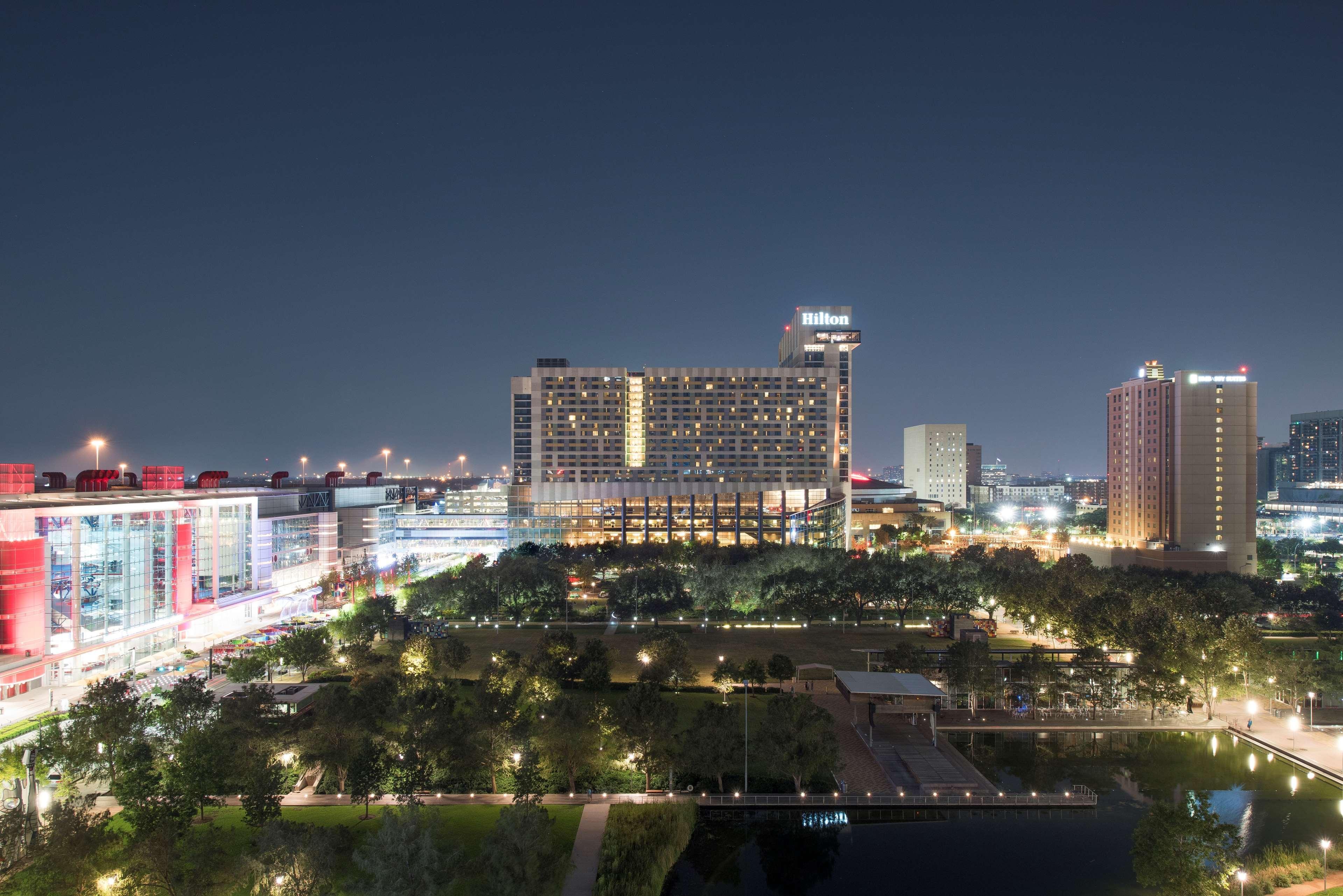 Hilton Americas - Houston Bagian luar foto